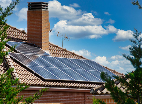 Découvrez nos panneaux solaires photovoltaïques dans la Loire avec SMT Energies